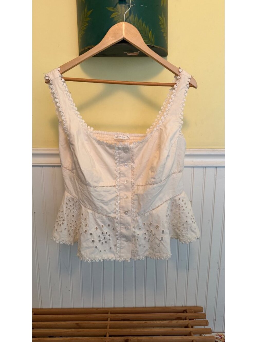 Avec Les Filles White Eyelet Peplum Tank Top XL Smocked Back Button Front